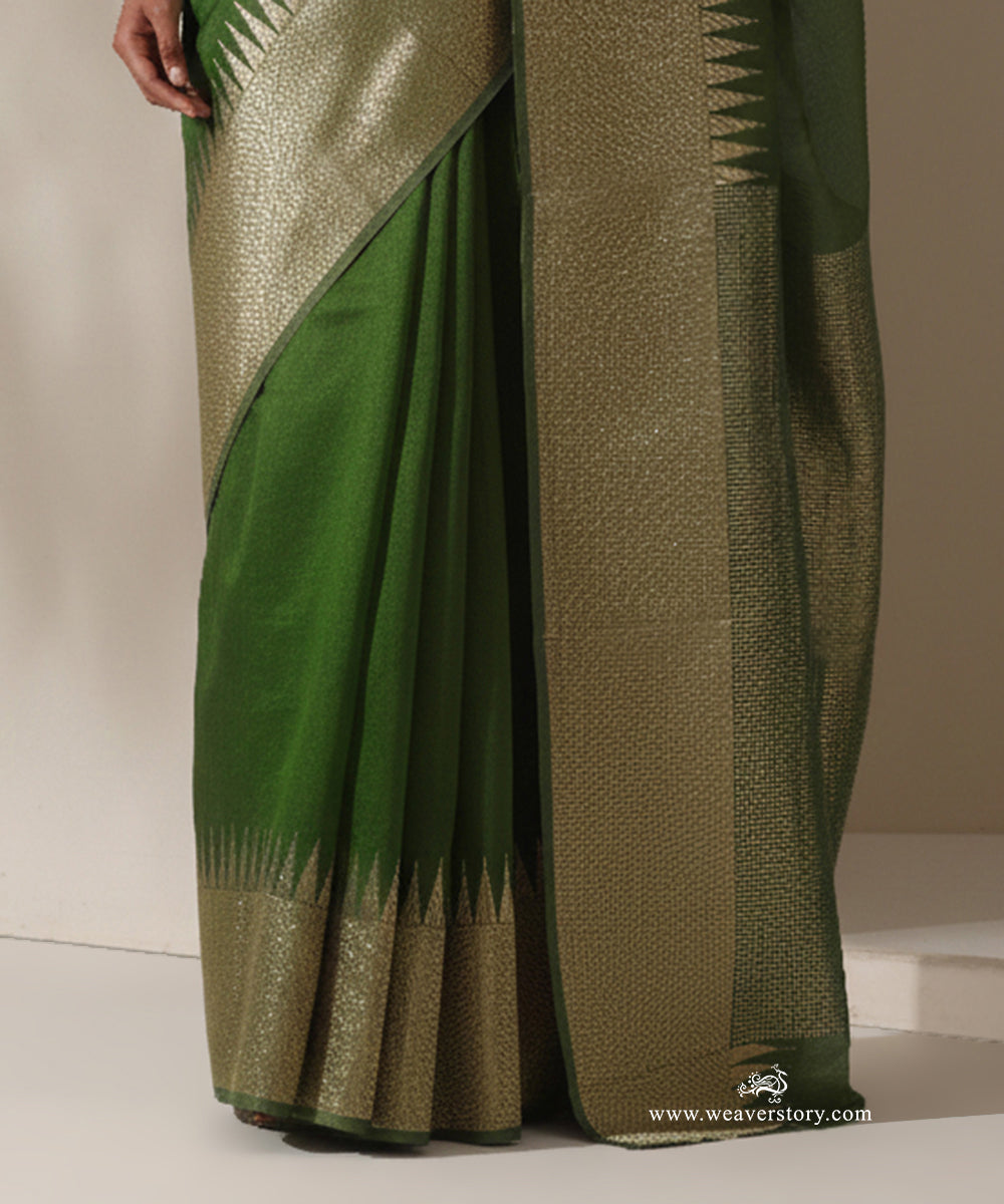 Olive_Green_Handloom_Plain_With_Broad_Border_Cotton_Silk_Chanderi_Saree_WeaverStory_04