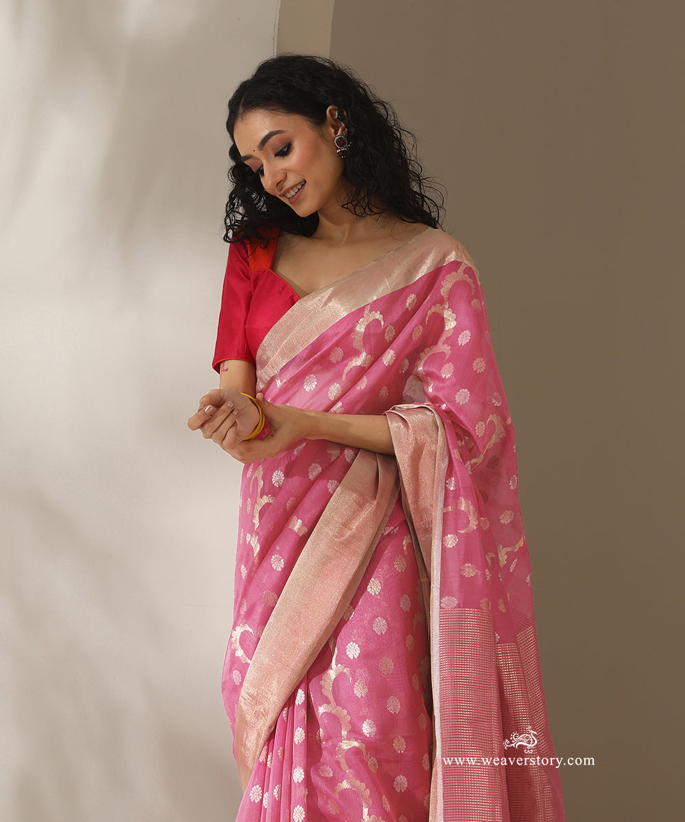 Pink_Handloom_Classic_Floral_Jaal_Soft_Cotton_Silk_Chanderi_Saree_WeaverStory_02