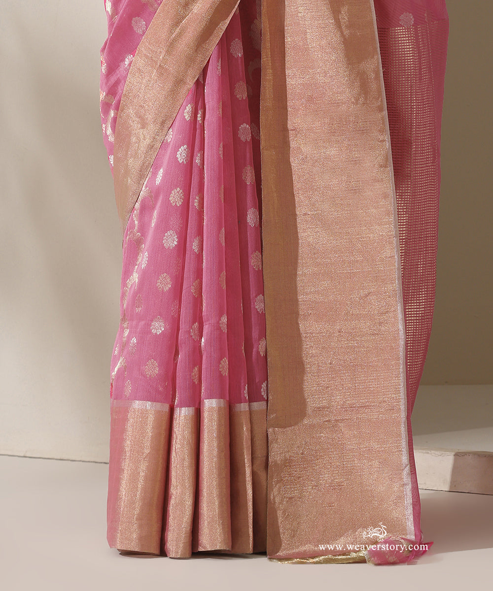 Pink_Handloom_Classic_Floral_Jaal_Soft_Cotton_Silk_Chanderi_Saree_WeaverStory_04
