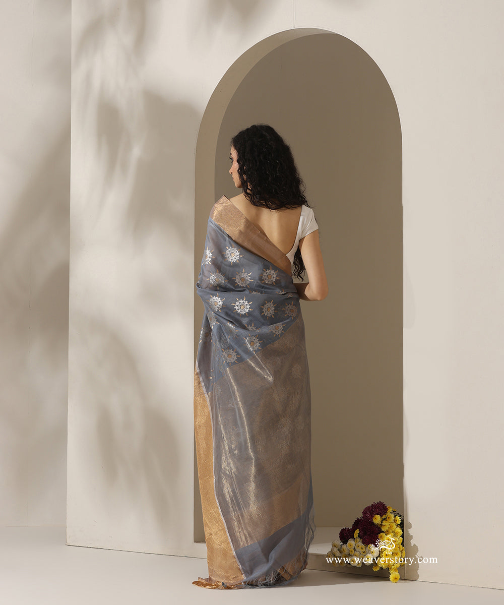 Lavender_Grey_Handloom_Sunflower_Motif_Jaal_Cotton_Silk_Chanderi_Saree_WeaverStory_03