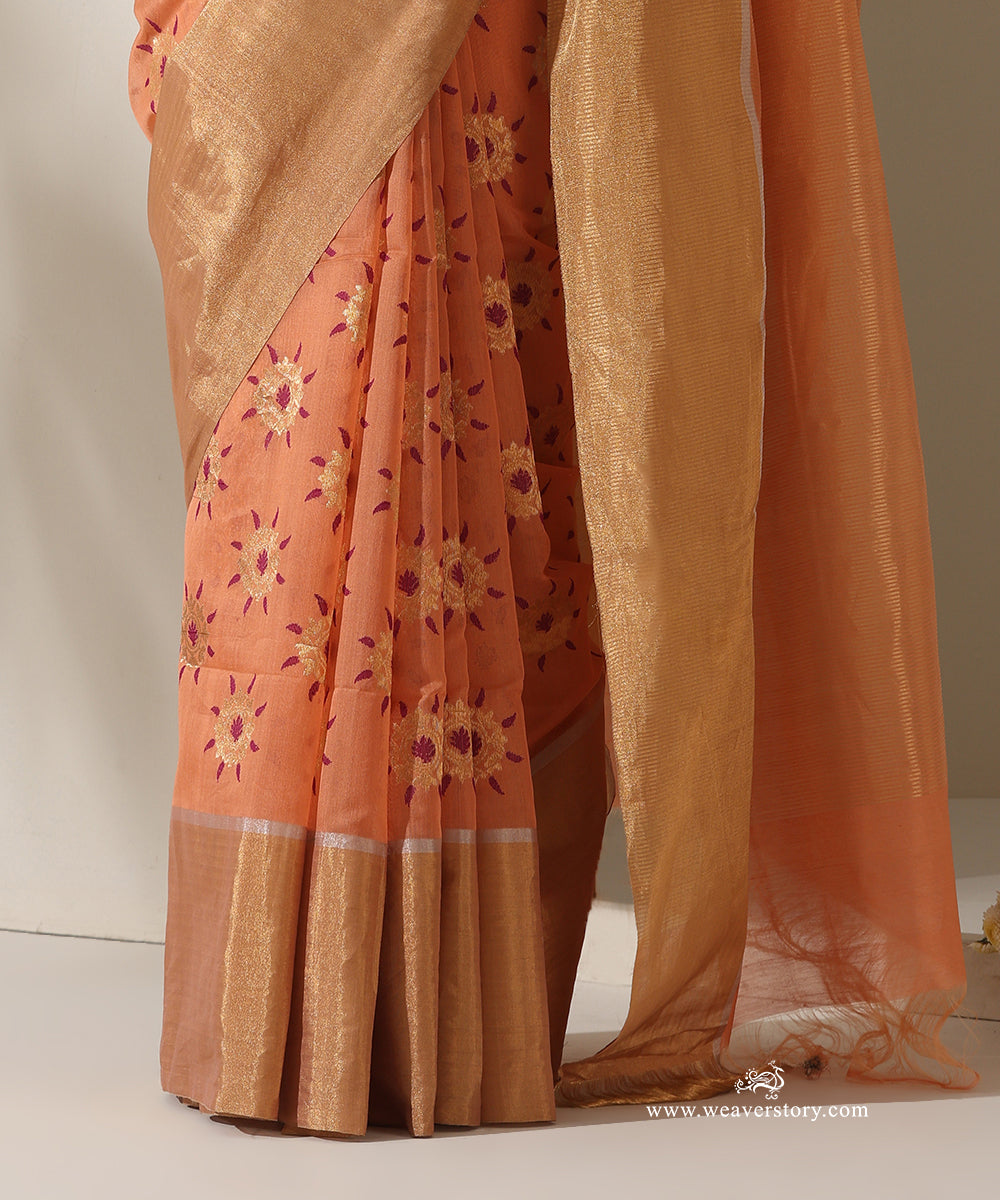 Peach_&amp;_Magenta_Handloom_Sunflower_Motif_Jaal_Cotton_Silk_Chanderi_Saree_WeaverStory_04