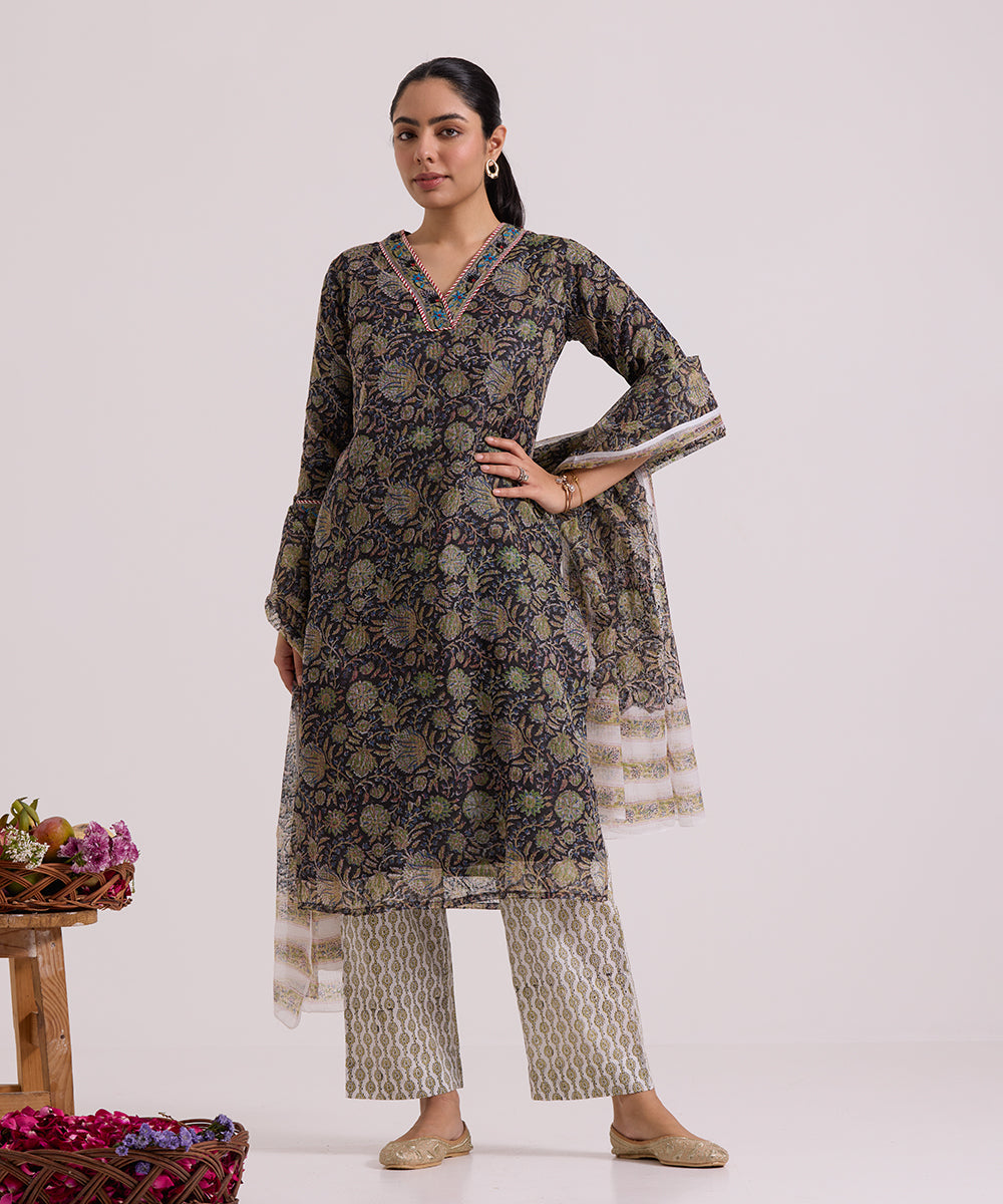 Black_Hand_Block_Printed_Kota_Doria_Suit_Set_With_Dupatta_WeaverStory_01