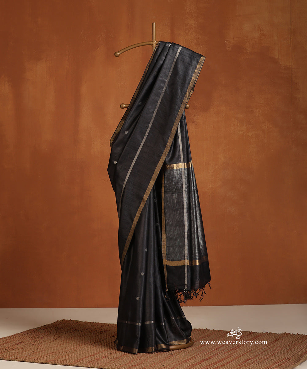 Black_Handloom_Pure_Tussar_Silk_Saree_With_Silver_Polki_Dots_And_Gold_Thin_Border_WeaverStory_01