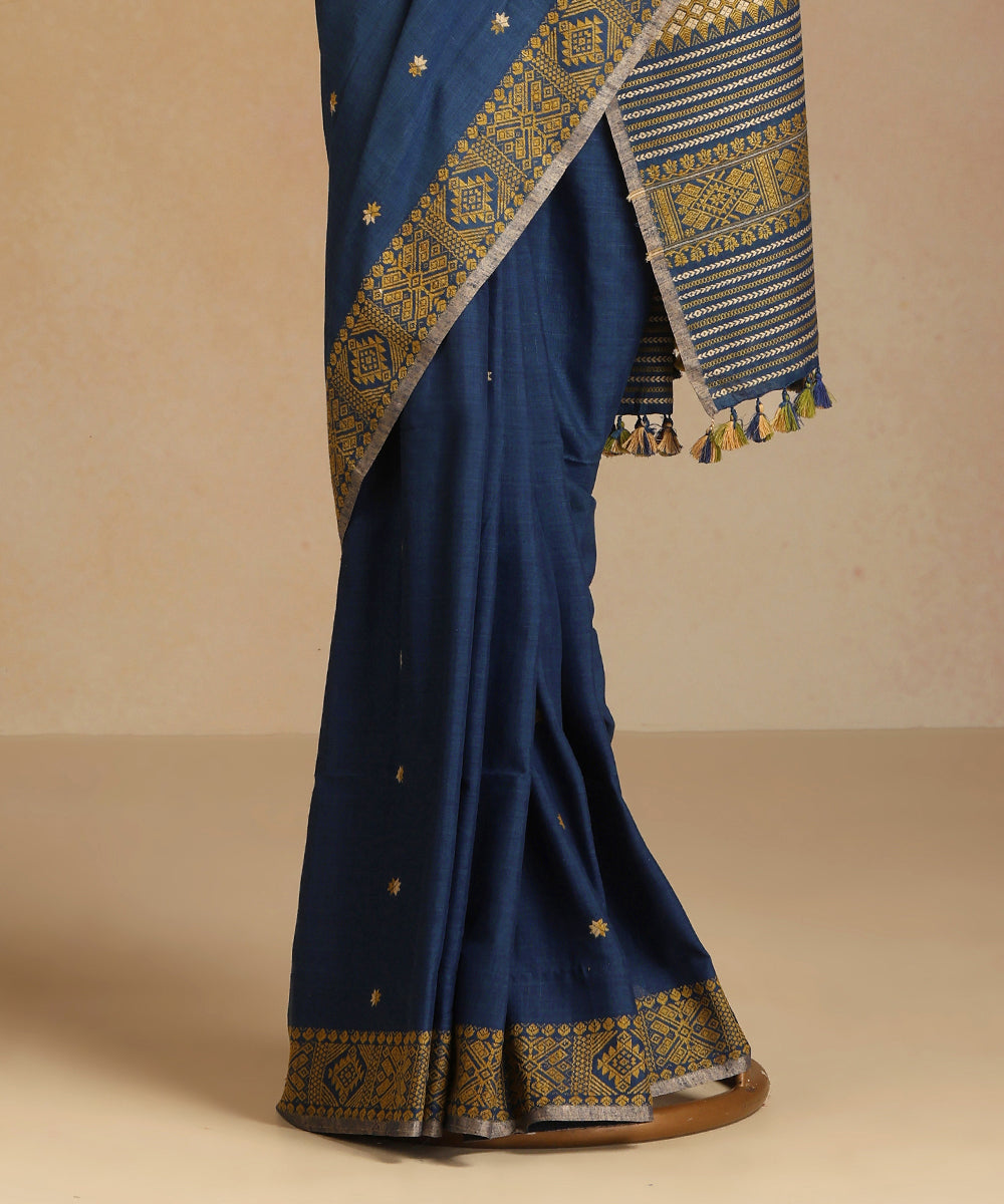 Blue_Handloom_Pure_Eri_Silk_Assam_Indigo_Dye_Saree_With_Yellow_And_Beige_Small_Floral_Booti_And_Yellow_Border_WeaverStory_03