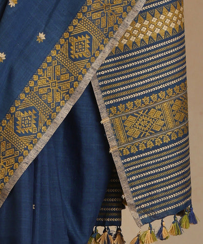 Blue_Handloom_Pure_Eri_Silk_Assam_Indigo_Dye_Saree_With_Yellow_And_Beige_Small_Floral_Booti_And_Yellow_Border_WeaverStory_04