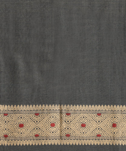 Grey_Handloom_Pure_Eri_Silk_Myrobalan_Dye_Saree_With_Red_And_Beige_Small_Floral_Booti_WeaverStory_06