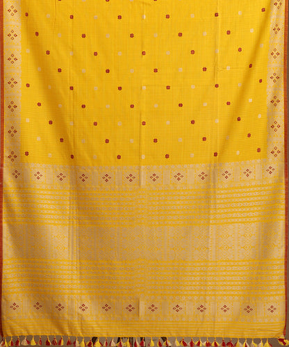 Yellow_Handloom_Pure_Eri_Silk_Turmeric_Dye_Saree_With_Red_Selvedge_And_Small_Flowers_WeaverStory_05
