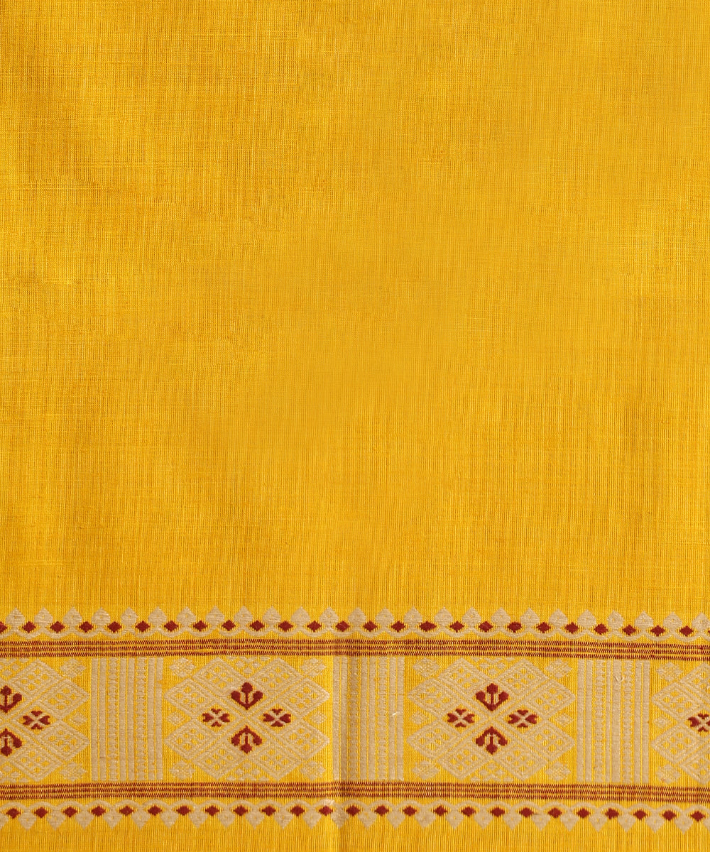 Yellow_Handloom_Pure_Eri_Silk_Turmeric_Dye_Saree_With_Red_Selvedge_And_Small_Flowers_WeaverStory_06