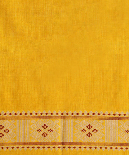 Yellow_Handloom_Pure_Eri_Silk_Turmeric_Dye_Saree_With_Red_Selvedge_And_Small_Flowers_WeaverStory_06