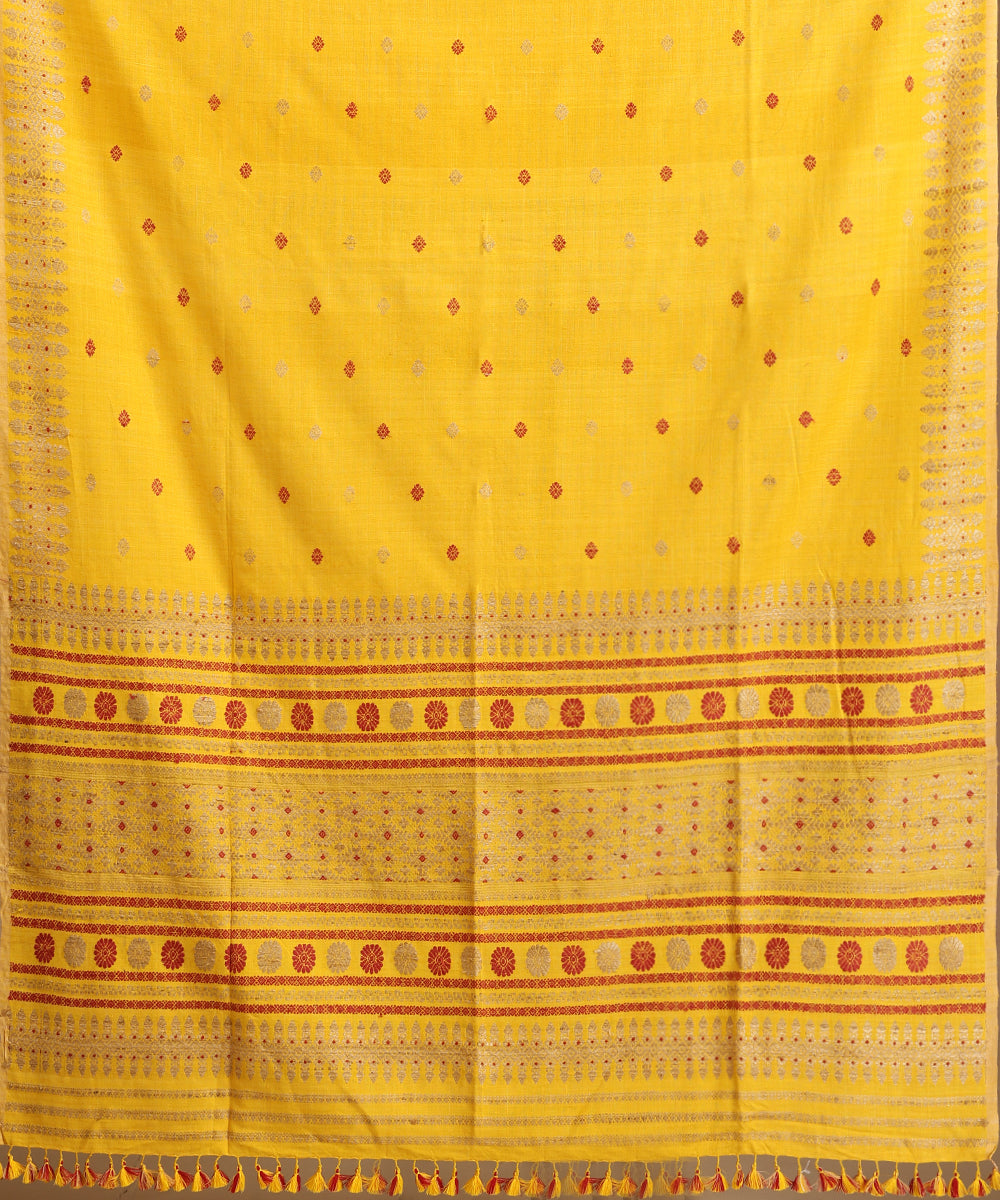 Yellow_Handloom_Pure_Eri_Silk_Turmeric_Dye_Saree_With_Red_And_Beige_Meena_WeaverStory_05