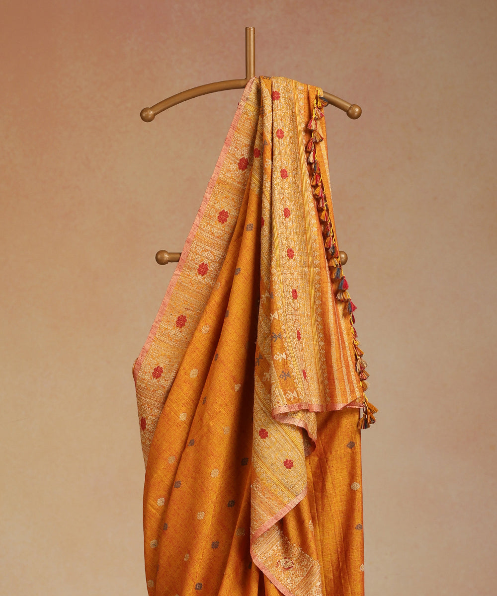 Mustard_Handloom_Pure_Eri_Silk_Assam_Manjistha_Dye_Saree_With_Multicoloured_Floral_Booti_WeaverStory_02