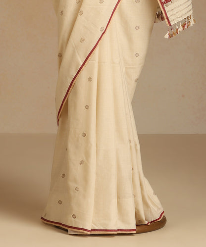 White_Handloom_Pure_Eri_Silk_Natural_Dye_Saree_With_Red_Selvedge_WeaverStory_03