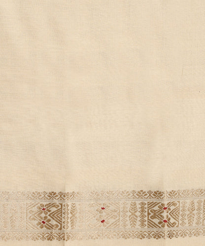 White_Handloom_Pure_Eri_Silk_Natural_Dye_Saree_With_Red_Selvedge_WeaverStory_06