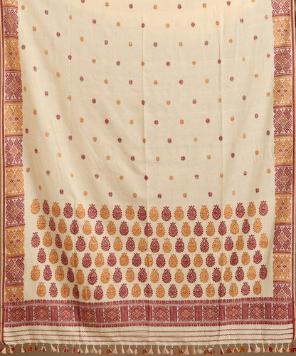 White_Handloom_Pure_Eri_Silk_Natural_Dye_Saree_With_Floral_Booti_And_Red_And_Yellow_Kite_Motifs_On_Border_WeaverStory_05