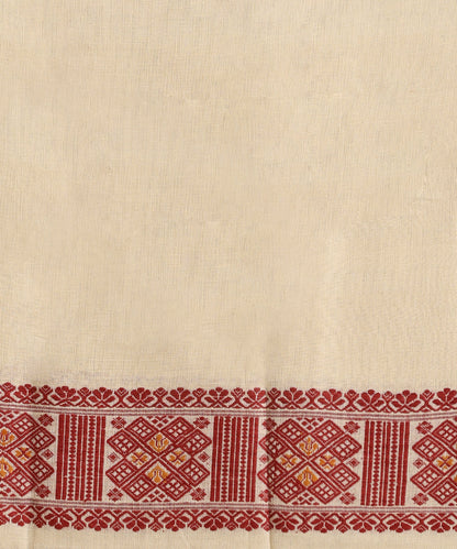 White_Handloom_Pure_Eri_Silk_Natural_Dye_Saree_With_Floral_Booti_And_Red_And_Yellow_Kite_Motifs_On_Border_WeaverStory_06