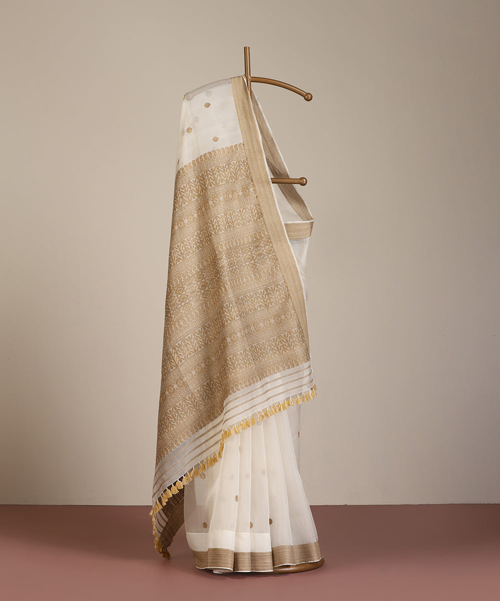 White_Handloom_Raw_Mulberry_Silk_Natural_Dye_Saree_With_Beige_Border_Pallu_WeaverStory_01