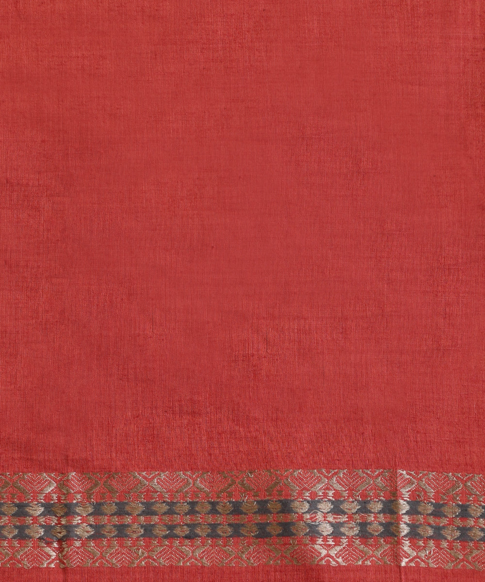 Rust_Handloom_Pure_Eri_Silk_Assam_Manjistha_Dye_Saree_With_Multicoloured_Floral_Booti_WeaverStory_06