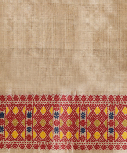 Beige_Handloom_Pure_Muga_Silk_Natural_Dye_Saree_With_Intricate_Pallu_And_Blue_And_Yellow_Floral_Meena_Booti_WeaverStory_05