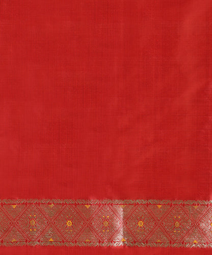Red_Handloom_Pure_Mulberry_Silk_Manjistha_Dye_Saree_With_Small_Diamond_Motifs_Booti_WeaverStory_05