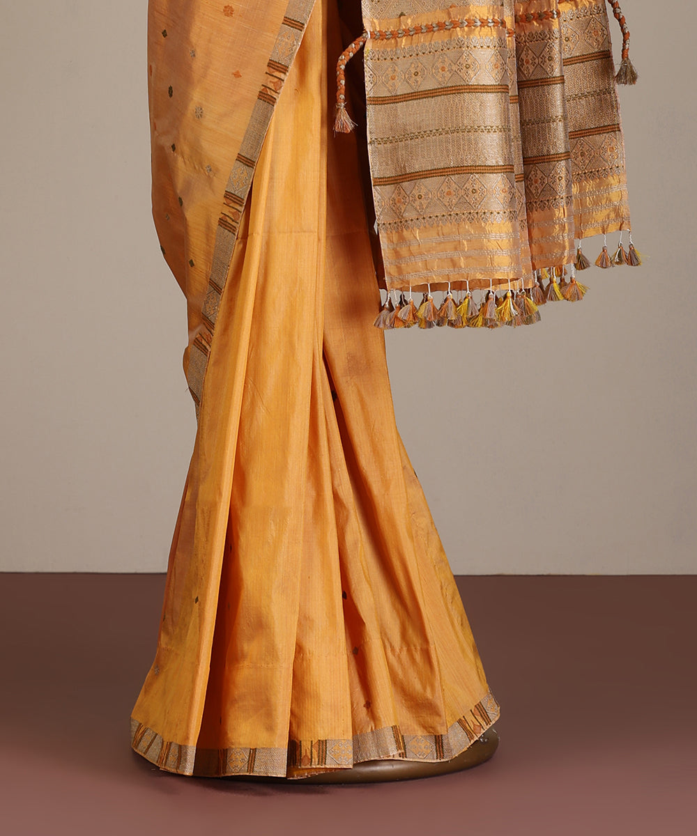 Dual_Tone_Handloom_Raw_Mulberry_Silk_Turmeric_Dye_Saree_With_Pista_Floral_Booti_WeaverStory_03