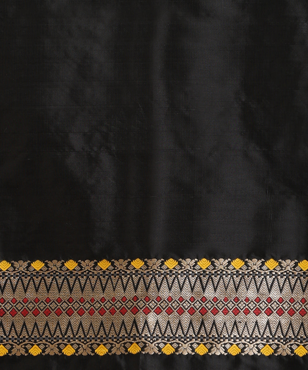 Black_Handloom_Pure_Mulberry_Silk_Myrobalan_Dye_Saree_With_Multicolour_Booti_WeaverStory_05