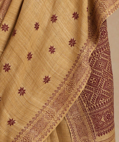 Beige_Handloom_Pure_Eri_Silk_Tea_Pluff_Dye_Saree_With_Maroon_Meena_Flowers_WeaverStory_04
