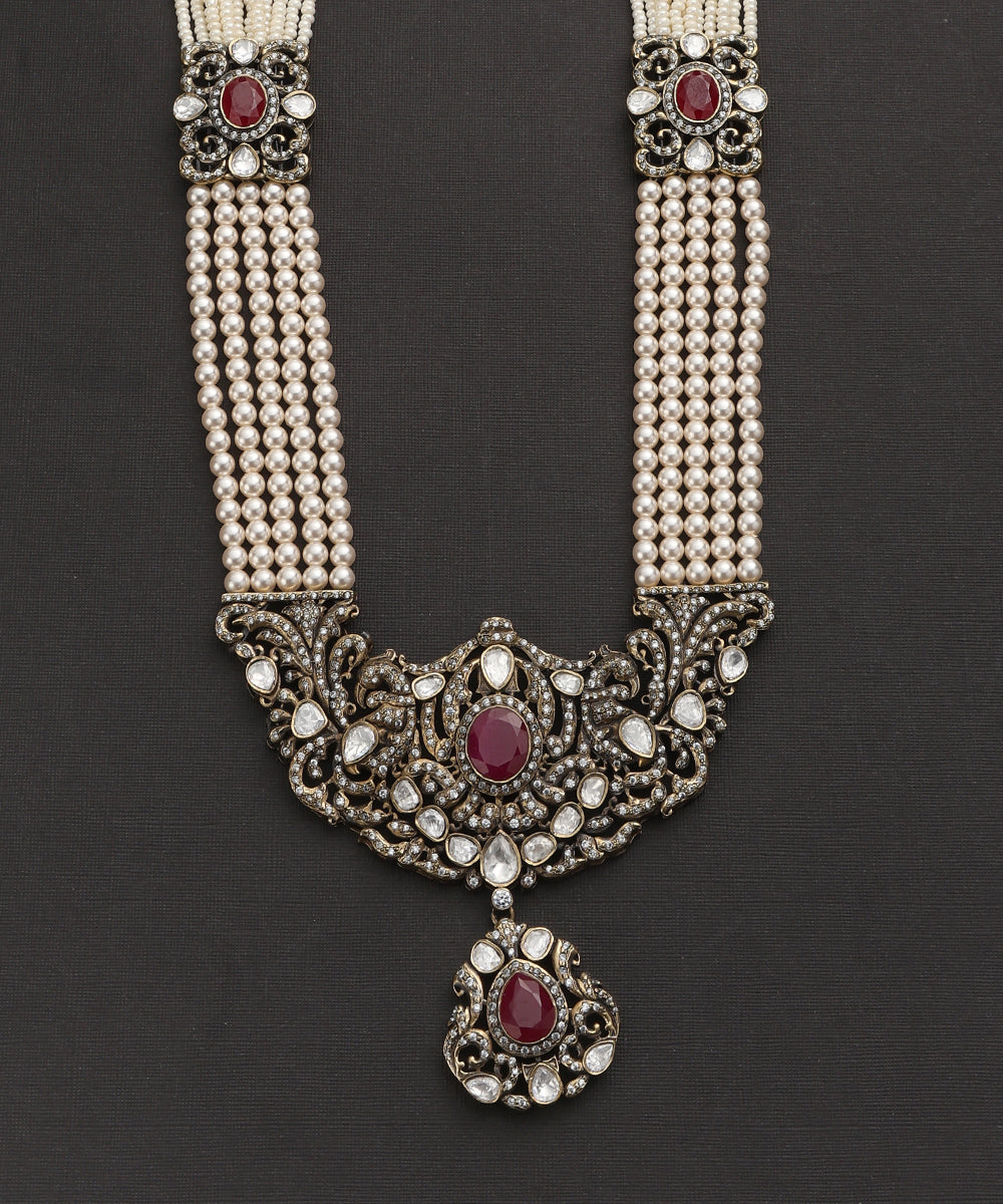 Dhairya_Handcrafted_Silver_Alloy_Necklace_With_Moissanite_Polki_And_Pearls_WeaverStory_03