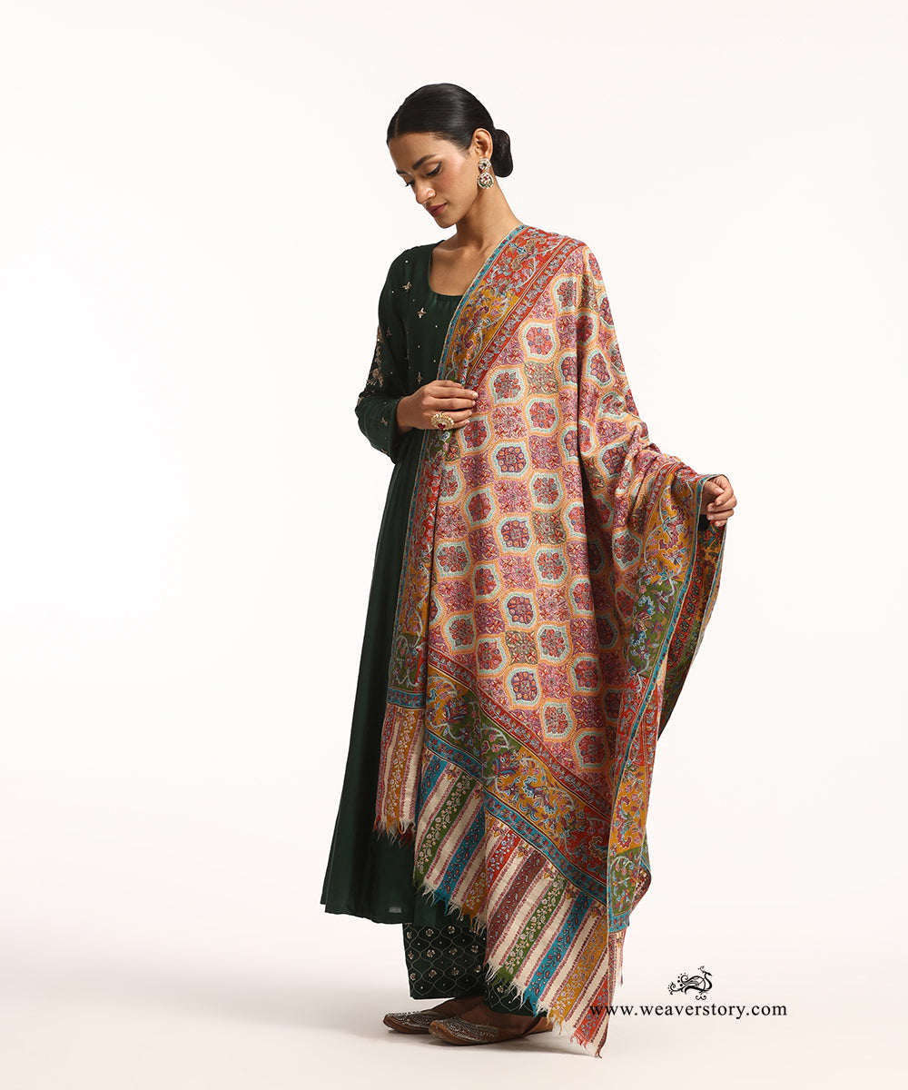 Beige And Red Handwoven Jamawar Pure Pashmina Shawl With Soznikari