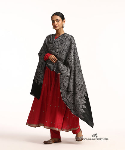 Black Pure Pashmina Shwal With White Sozinikari Jaal