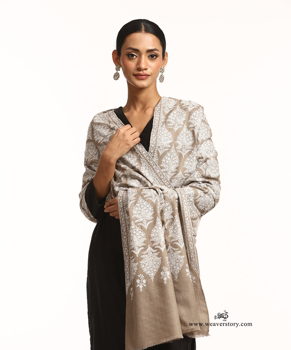 Beige Handwoven Pure Pashmina Shawl with soznikari