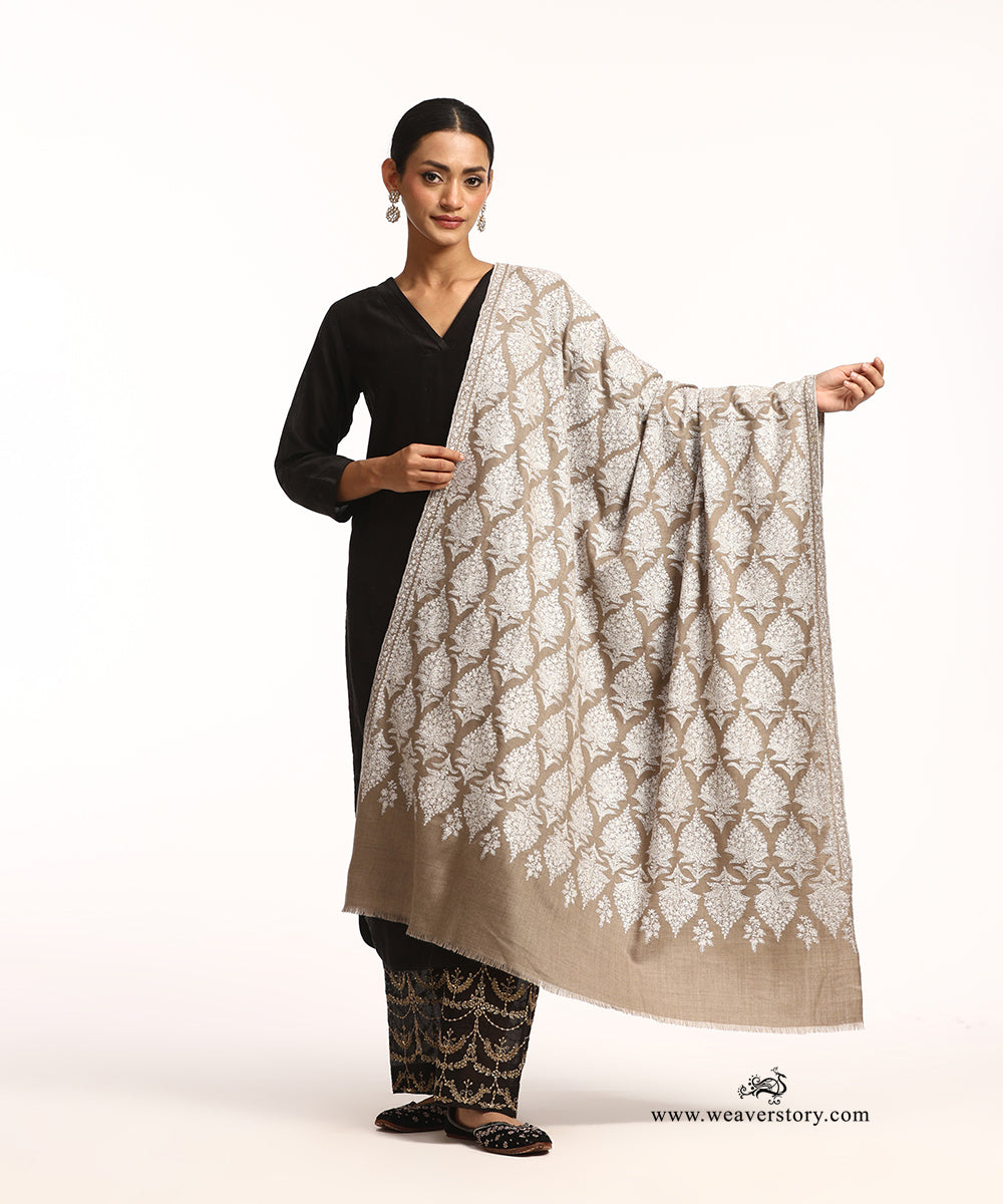 Beige Handwoven Pure Pashmina Shawl with soznikari