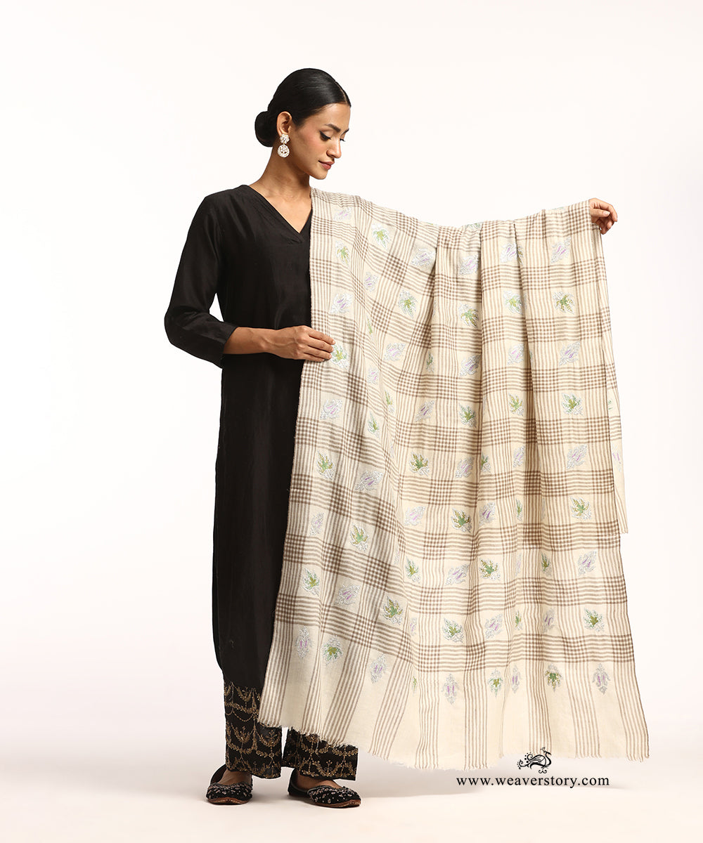 Offwhite Handwoven Pure Pashmina Shawl With Stripes And Tilla Booti