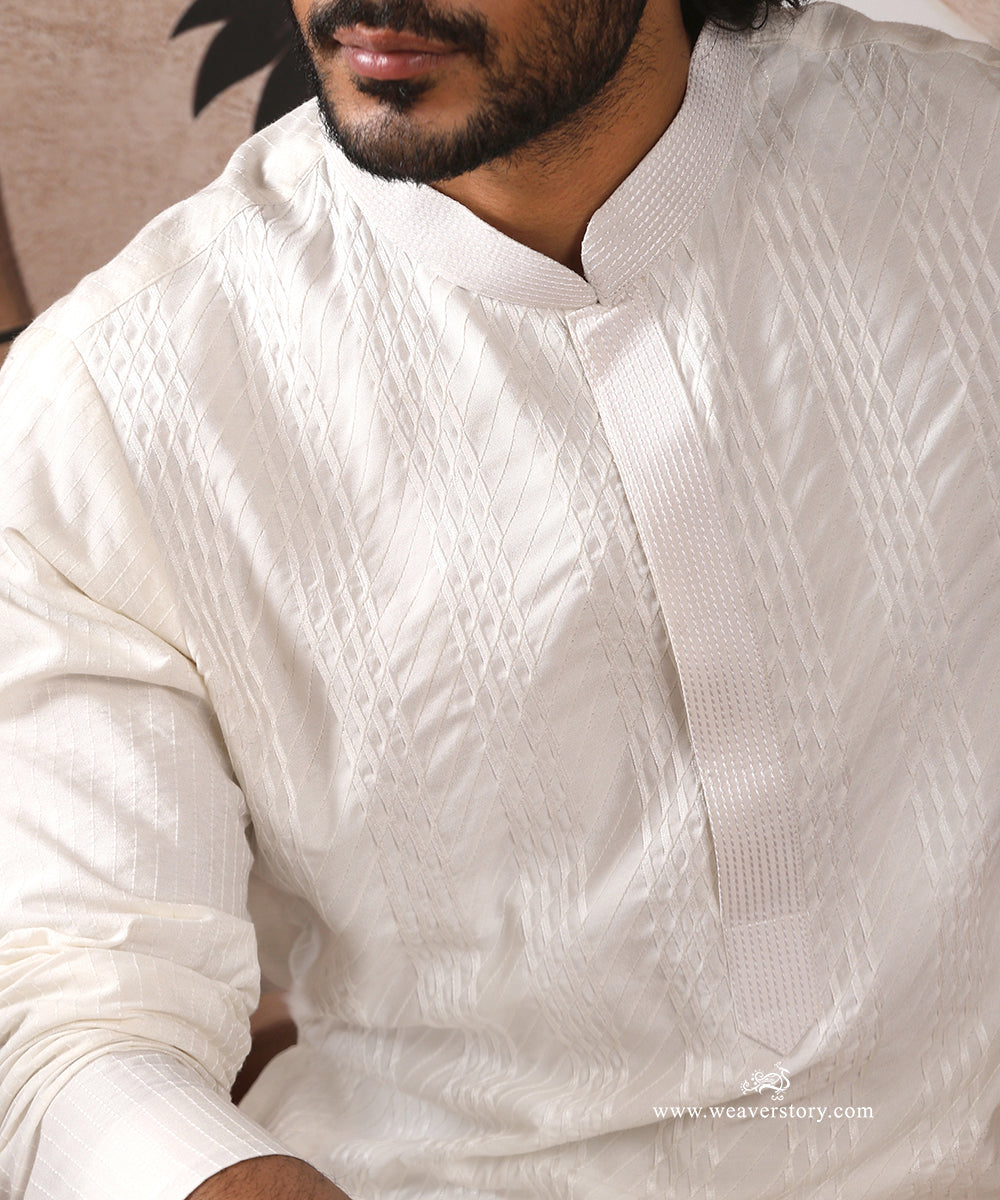 White Handloom Cotton Silk Kurta With Pintuck Detailing With Pant