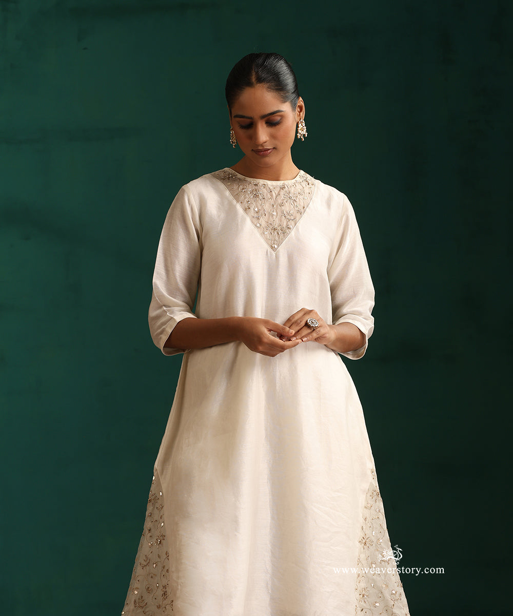 Offwhite Hand Embroidered Gota Patti Chanderi Kurta With Saclloped Tulip Pants