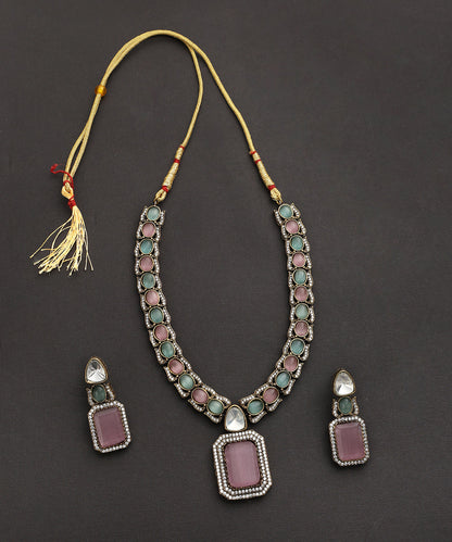 Parinitha_Handcrafted_Pink_And_Green_Necklace_Set_WeaverStory_02