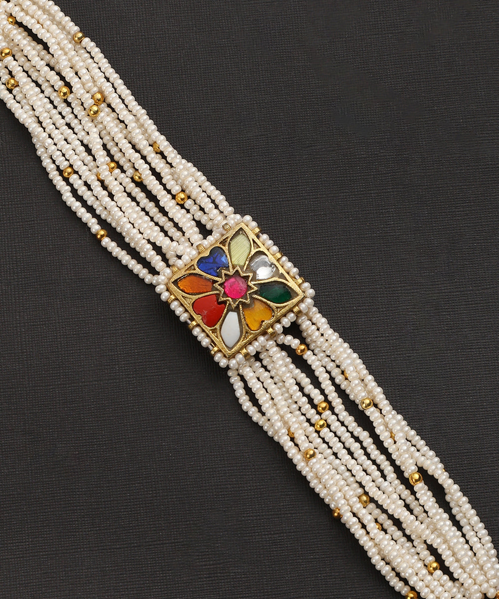 Smitakshi_Handcrafted_Bracelete_With_Semi_Precious_Stones_And_Pearls_WeaverStory_03