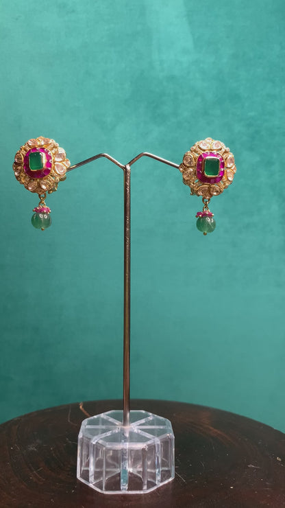 Tiraq Handcrafted Pure Silver Earrings With Emeralds