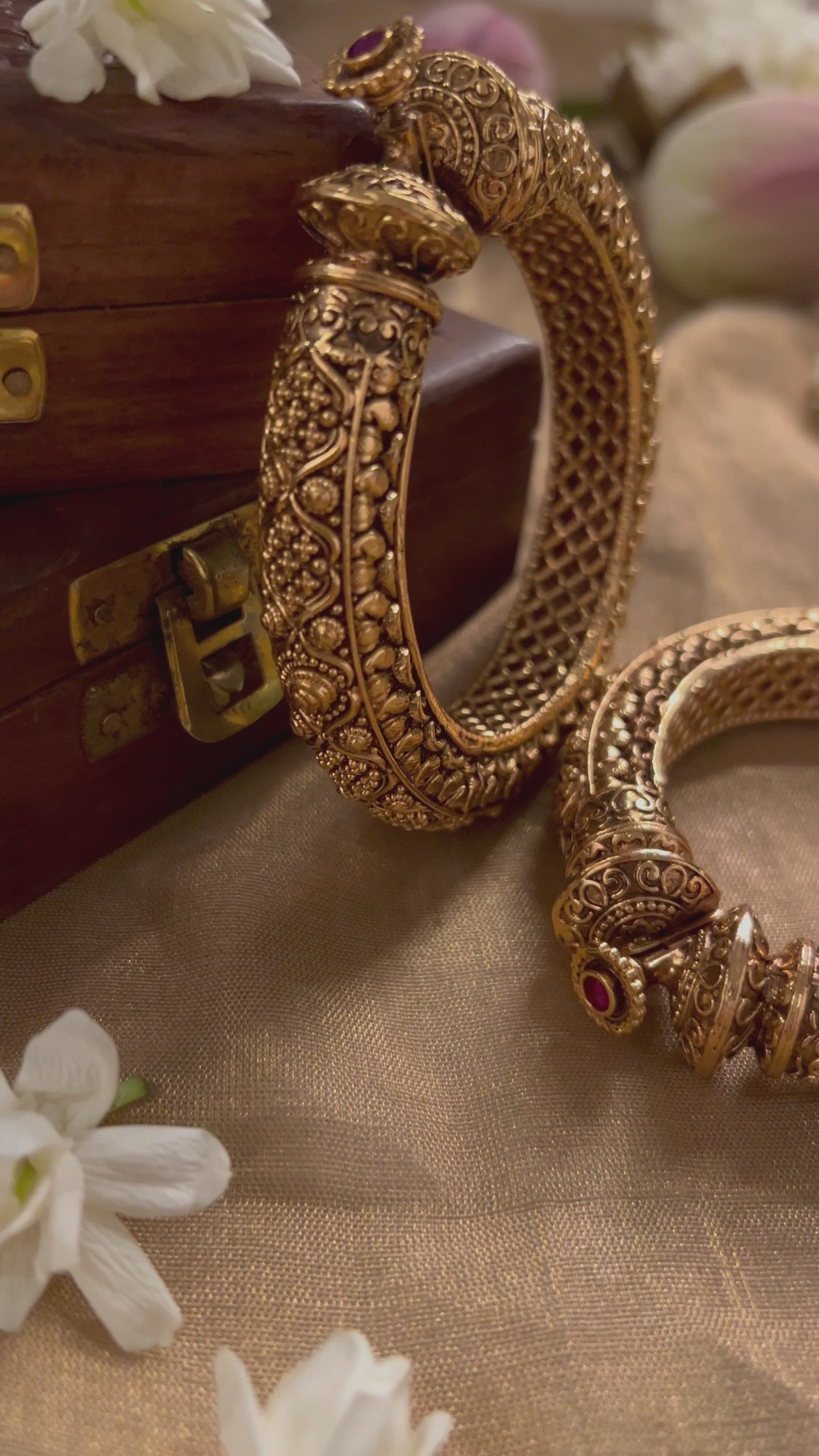 Wayte Handcrafted Bangles With Floral Motifs