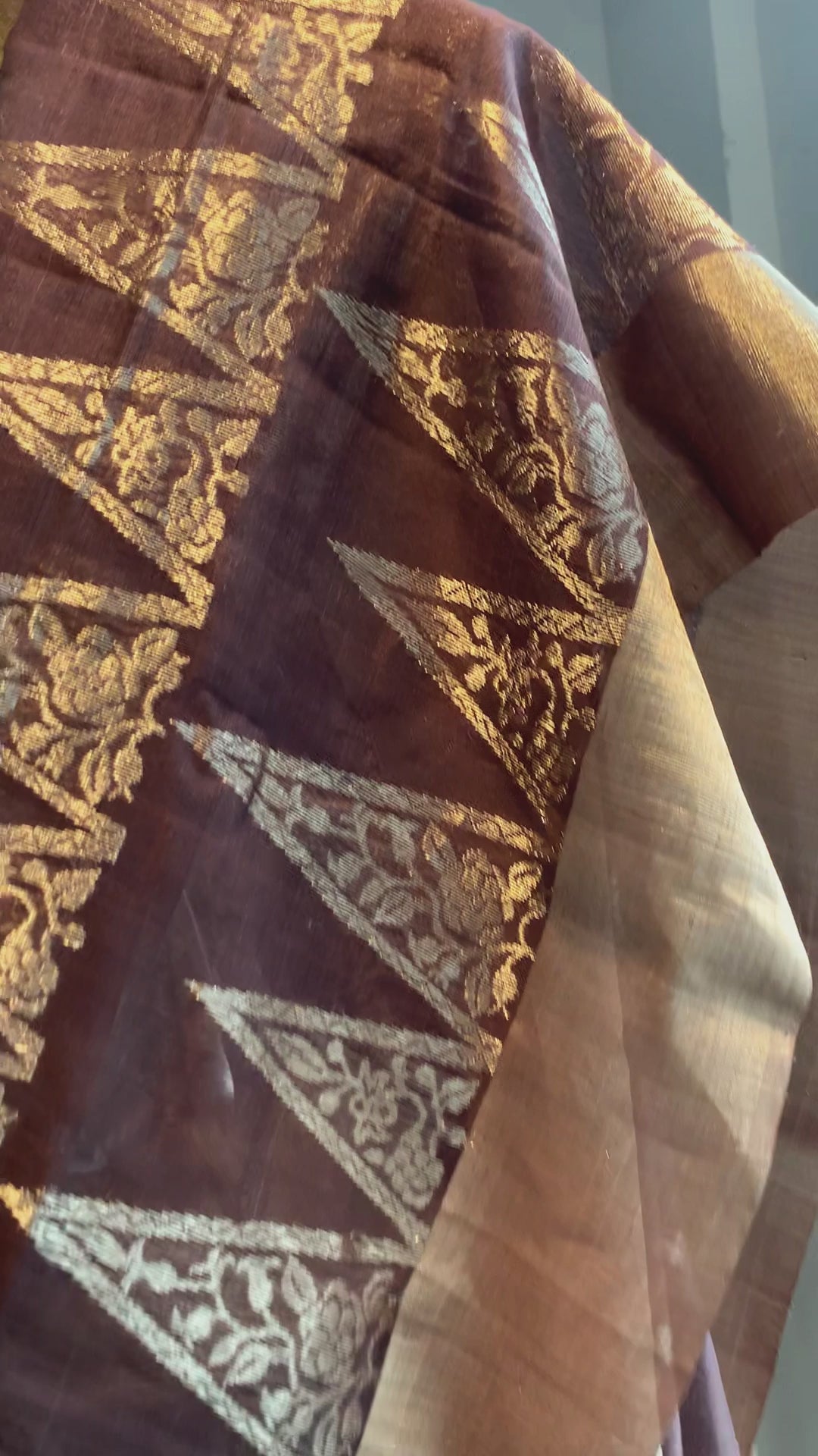 Brown Handloom Pyramid Motif Jaal Cotton Silk Chanderi Saree