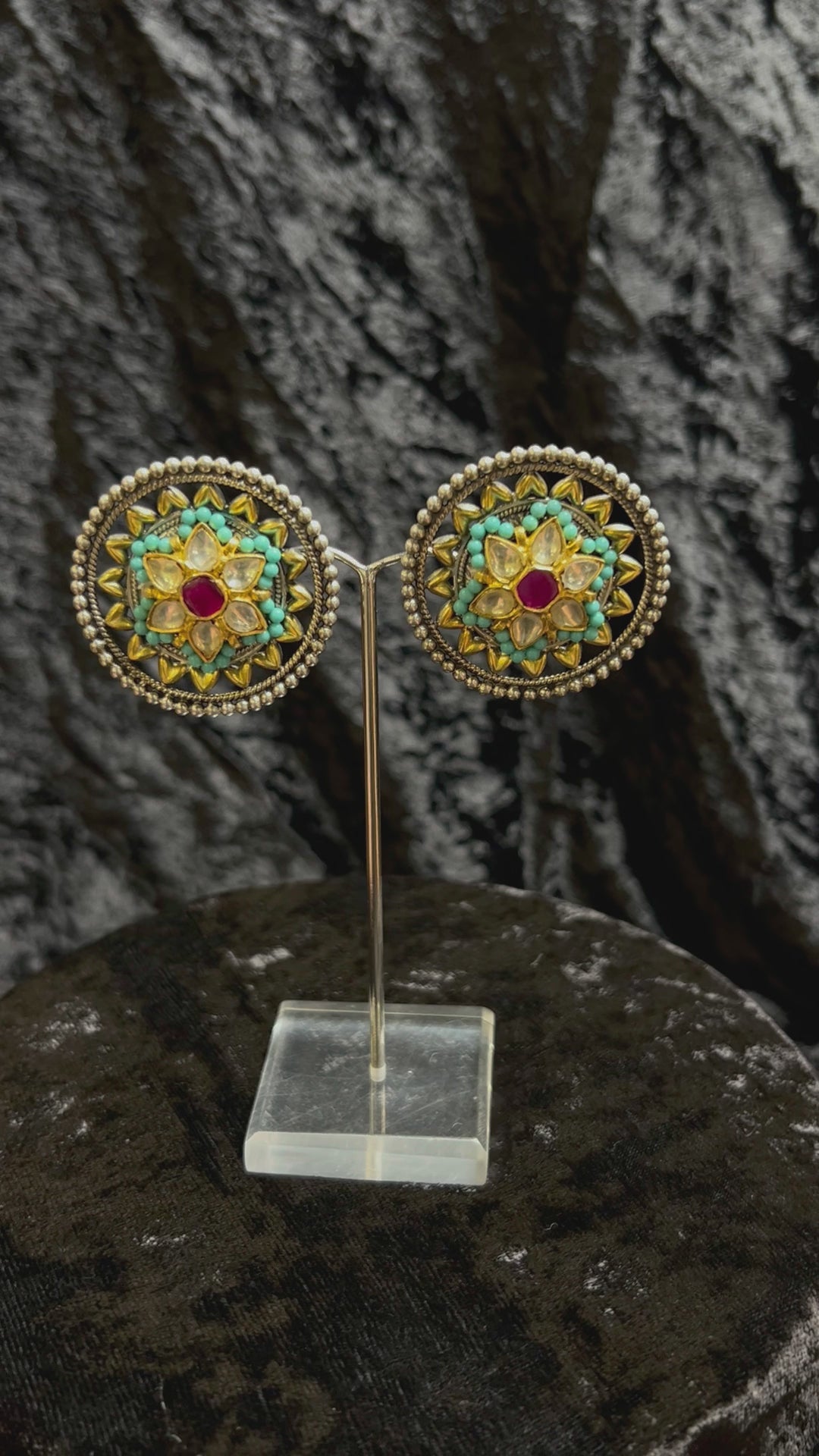 Deeksha_Handcrafted_Oxidised_Pure_Silver_Kundan_Earrings_Studs_With_Flower_Motif_WeaverStory_04