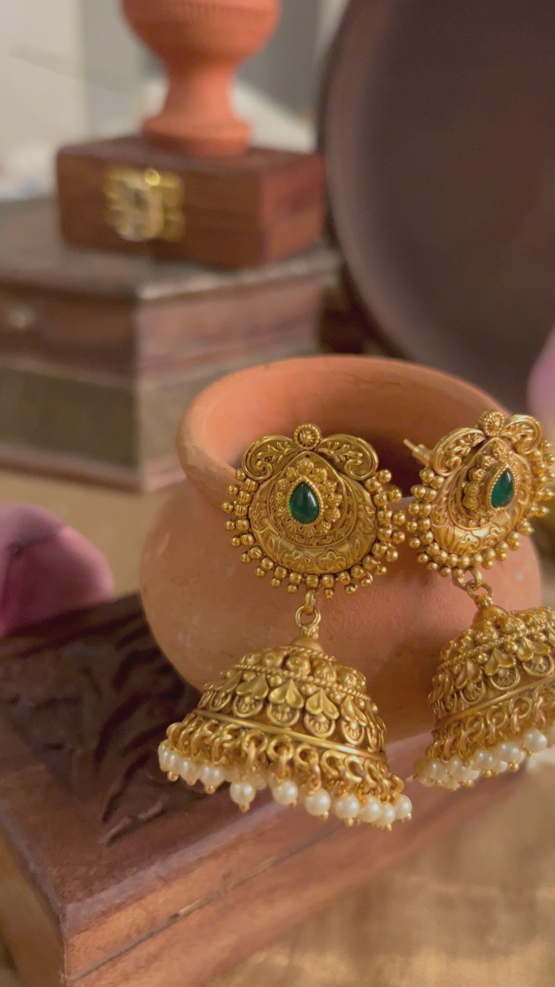 Nushi Handcrafted Jhumka With Pearls