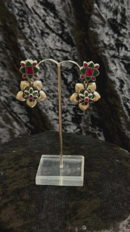 Lavita_Handcrafted_Oxidised_Pure_Silver_Kundan_Earrings_WeaverStory_04