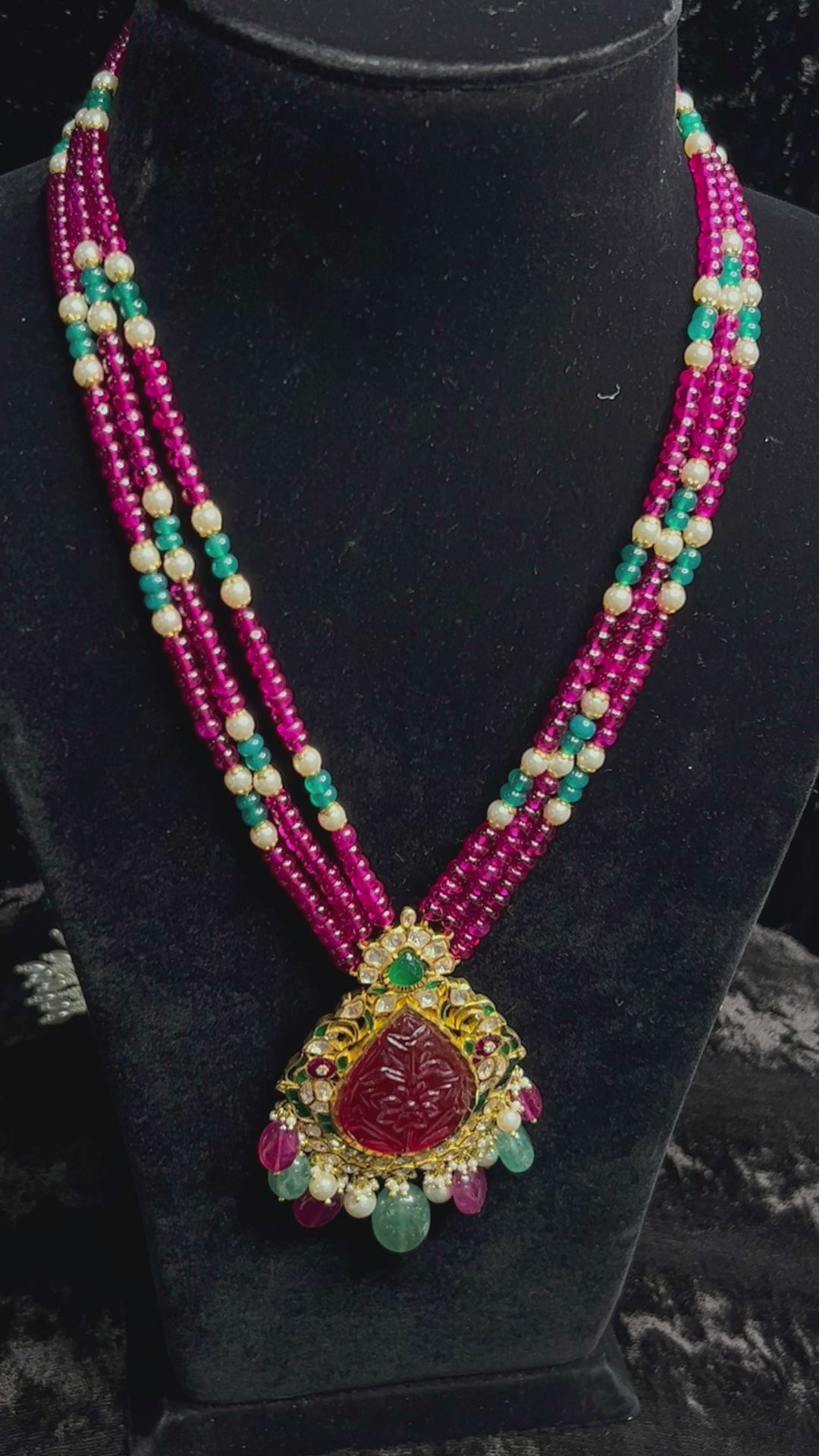 Hardik_Handcrafted_Pure_Silver_Necklace_With_Ruby_And_Emeralds_WeaverStory_04