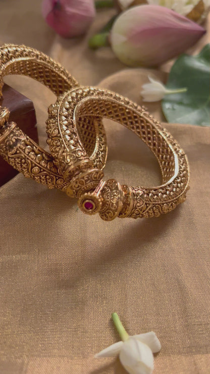 Wazir Handcrafted Bangles With Red Stones