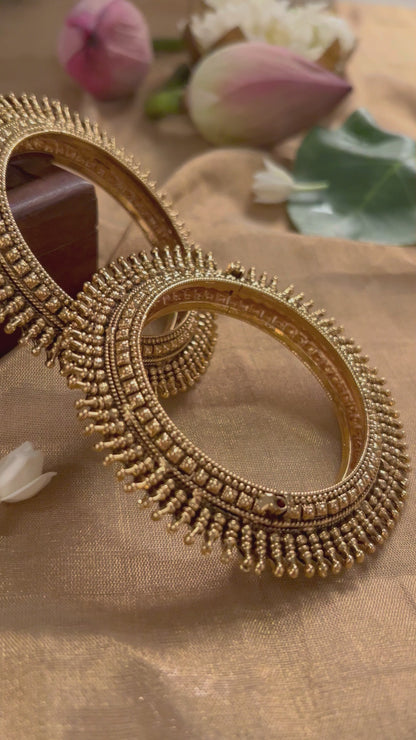 Sandra Handcrafted Pacheli Bangles