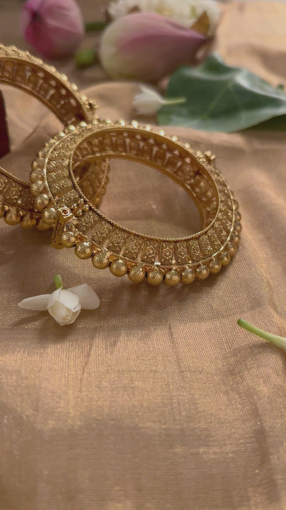 Raiza Handcrafted Pacheli Bangles