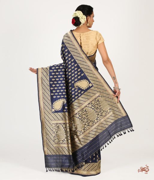 Navy_Blue_Pure_Katan_Silk_Kadhwa_Booti_Saree_WeaverStory_03