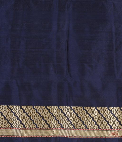 Navy_Blue_Pure_Katan_Silk_Kadhwa_Booti_Saree_WeaverStory_06