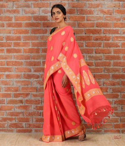 Handwoven_Banarasi_Gorgette_Kadhwa_Booti_Saree_WeaverStory_02