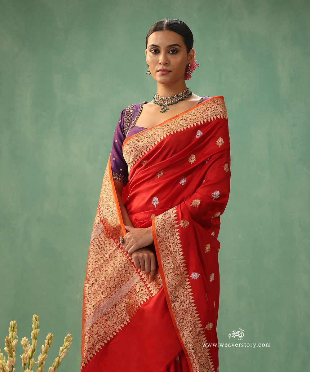 Red-Handloom-Pure-Katan-Silk-Banarasi-Saree-With-Meena-Border-And-Booti_WeaverStory_01